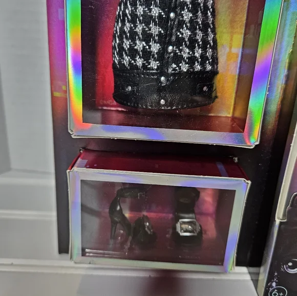 New Shadow High Shanelle Onyx Rainbow High Fashion Doll - Picture 2 of 9